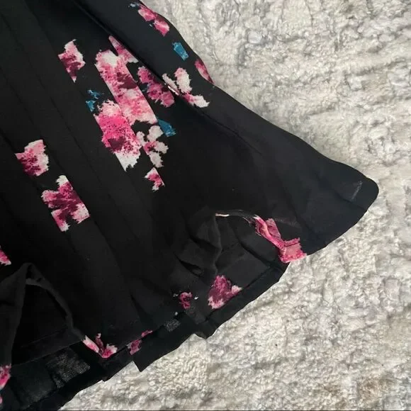 🚨 3 for $25 - LEITH Black Floral Pleated Dress Long Sleeve - Picture 9 of 11